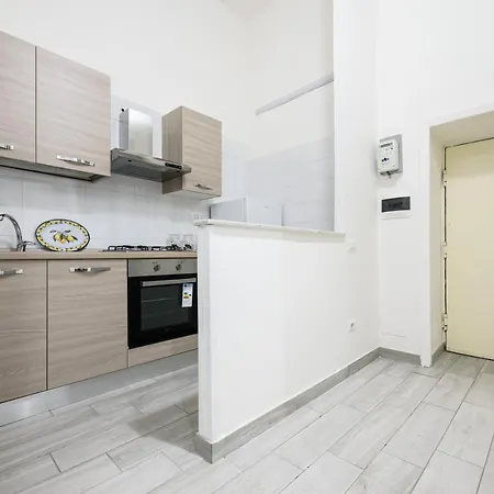 Vico Mastellone 16 Apartment